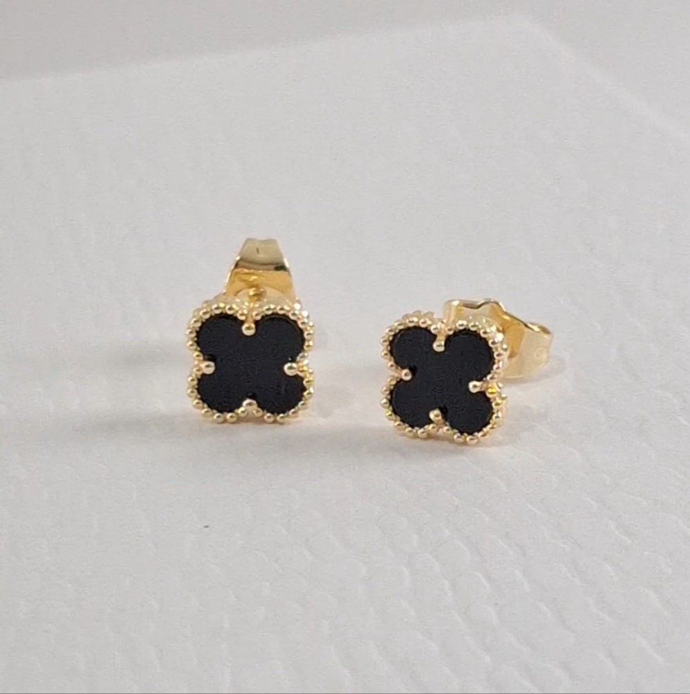 Black onyx Clover Stud Earrings